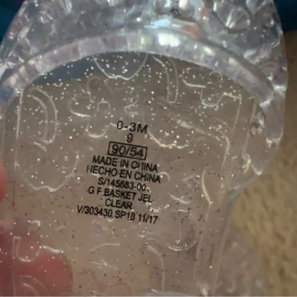 Old Navy Kids Transparent Jelly Sandals - Picture 6 of 7